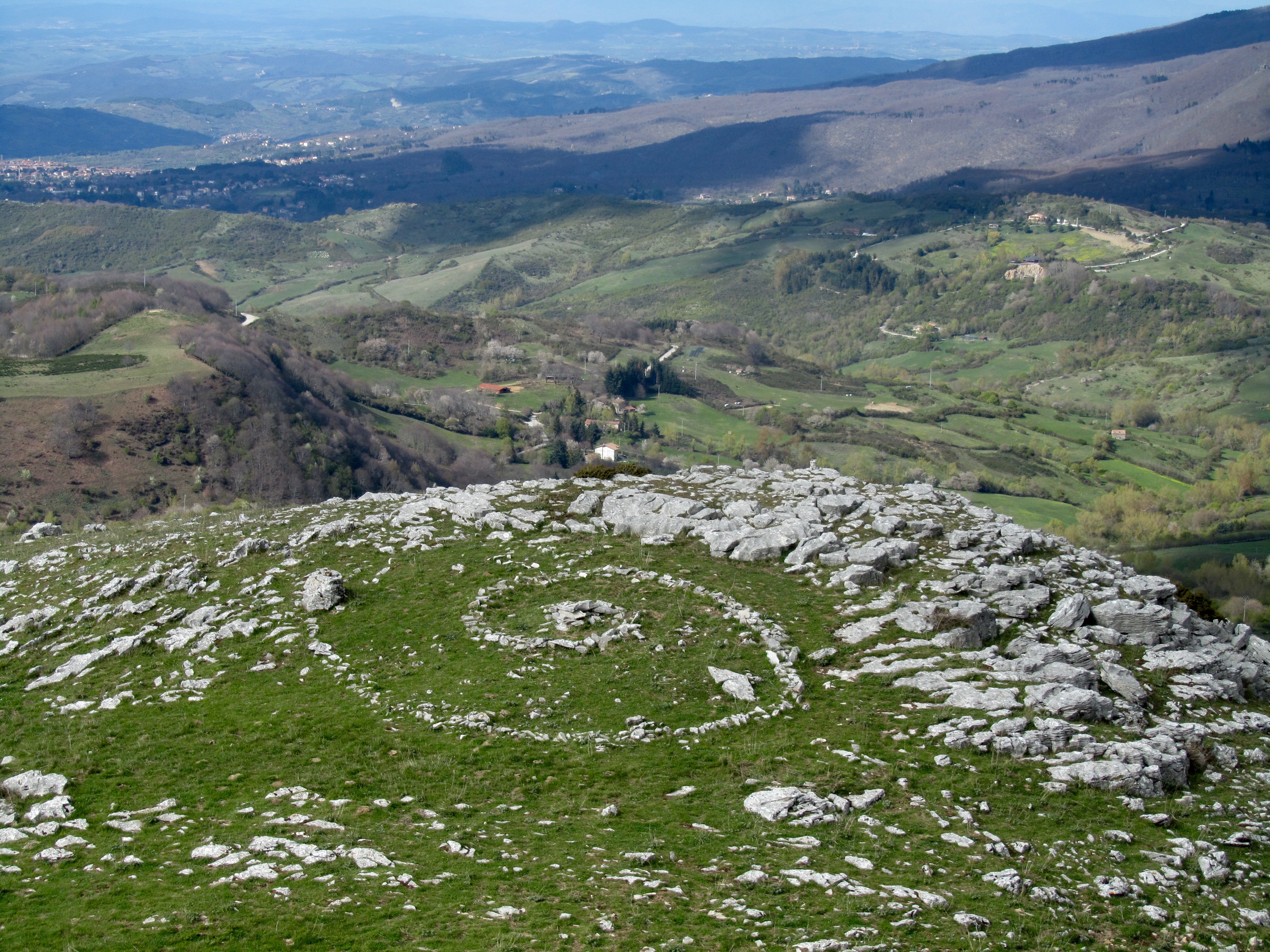 Monte Labbro: the spiral under the tower
