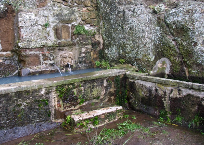 Pitigliano, Fontana del'Olmo
